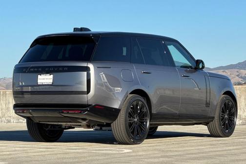 2025 Land Rover Range Rover P400 SE 7 Seat