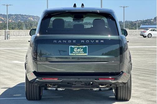2025 Land Rover Range Rover P530 SE