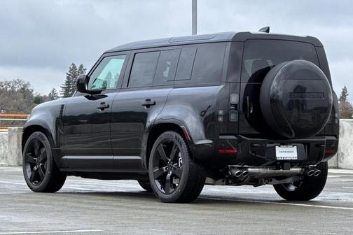 2026 Land Rover Defender 110 X-Dynamic SE