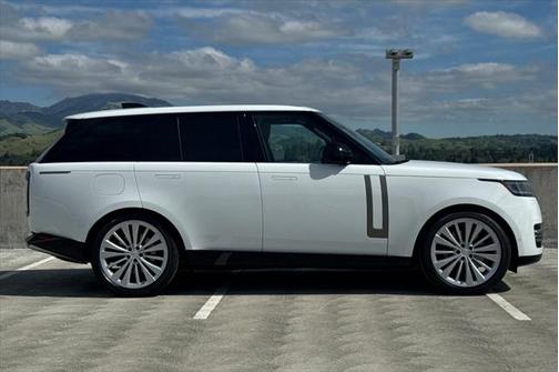 2025 Land Rover Range Rover P530 SE