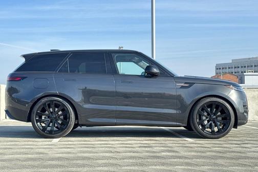 2026 Land Rover Range Rover Sport SE