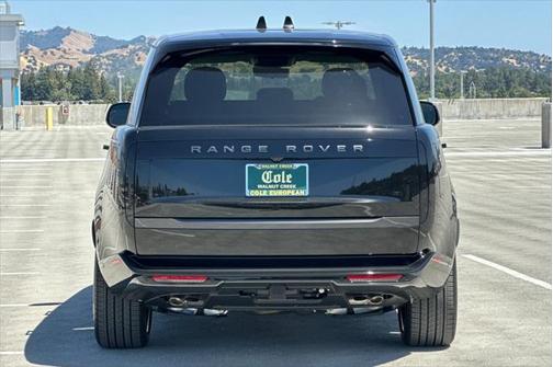 2025 Land Rover Range Rover P530 SE