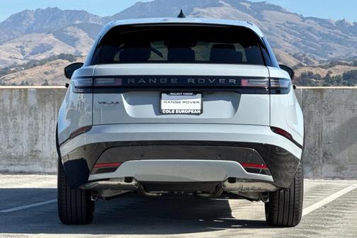 2026 Land Rover Range Rover Velar P250 Dynamic SE