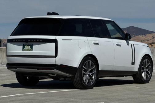 2025 Land Rover Range Rover P400 SE