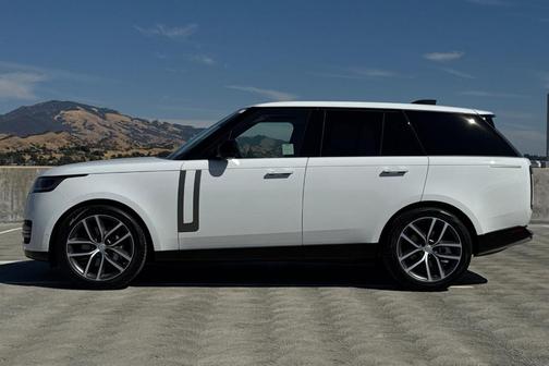 2025 Land Rover Range Rover P400 SE