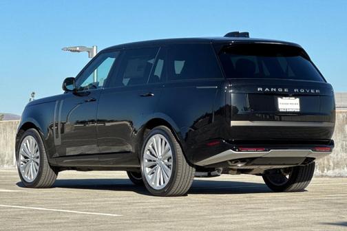 2025 Land Rover Range Rover P530 SE 7 Seat