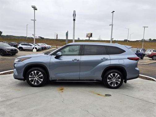2021 Toyota Highlander Hybrid XLE