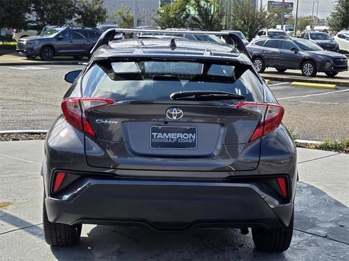 2022 Toyota C-HR XLE