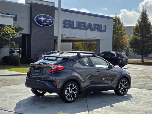 2022 Toyota C-HR XLE