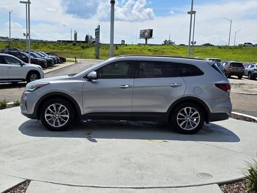 2018 Hyundai SANTA FE SE