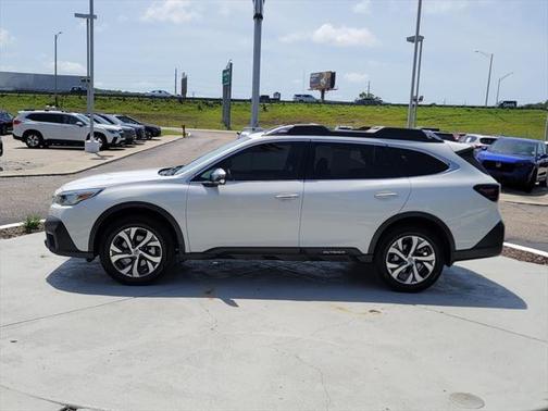 2022 Subaru Outback Touring XT