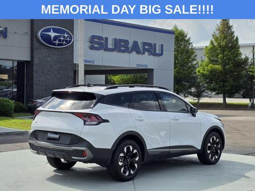 Glacial White Pearl 2024 Kia Sportage X-Line