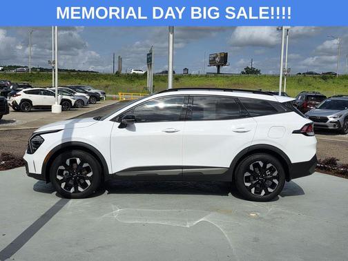Glacial White Pearl 2024 Kia Sportage X-Line