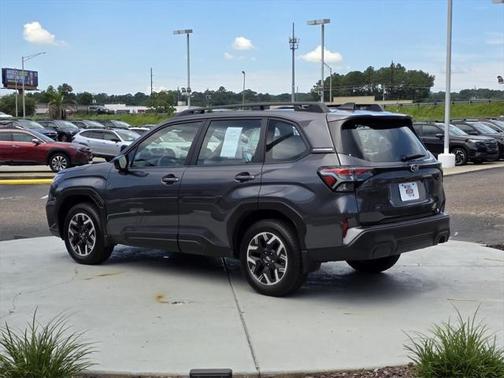 2025 Subaru Forester Base