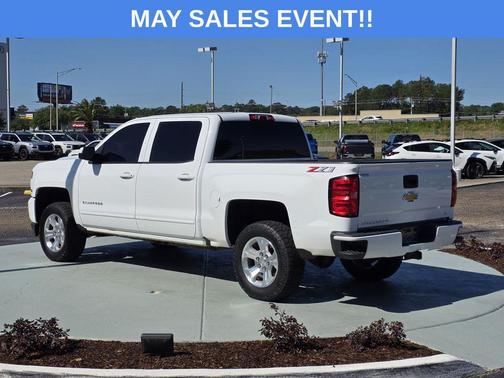 Summit White 2018 Chevrolet Silverado 1500 2LT