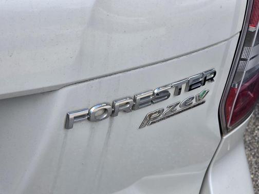Satin White Pearl 2015 Subaru Forester 2.5i Limited
