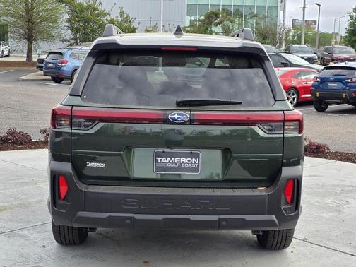 Deep Emerald Green Pearl 2026 Subaru Outback Limited XT