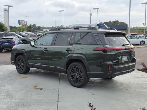 Deep Emerald Green Pearl 2026 Subaru Outback Limited XT