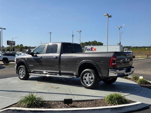 2020 RAM 2500 Laramie Crew Cab 4X4 8' Box
