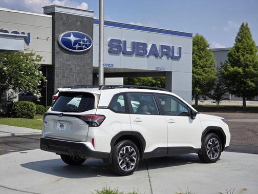 2025 Subaru Forester Base