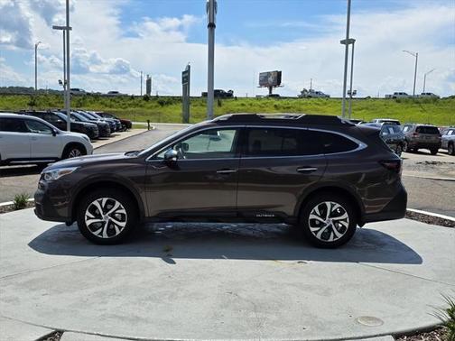2022 Subaru Outback Touring