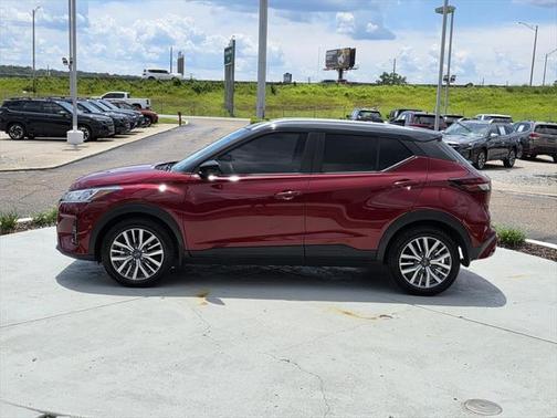 2023 Nissan Kicks SV