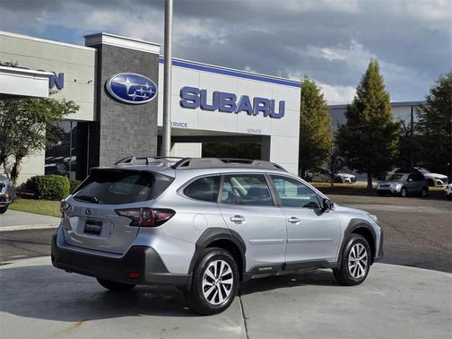 2025 Subaru Outback Base