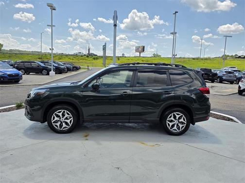 2024 Subaru Forester Premium