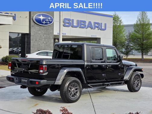 Black Clearcoat 2024 Jeep Gladiator Sport S