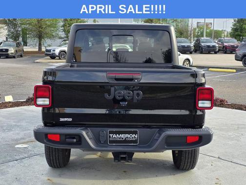 Black Clearcoat 2024 Jeep Gladiator Sport S