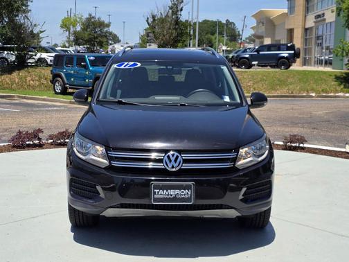 Deep Black Pearl 2017 Volkswagen Tiguan 2.0T Wolfsburg Edition