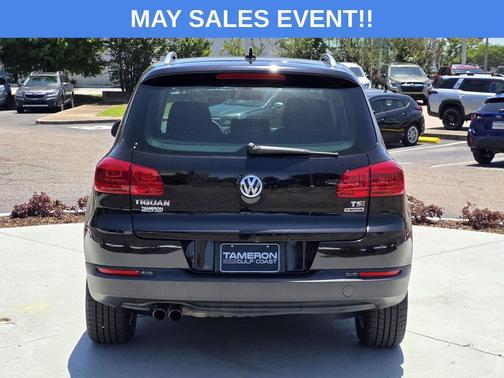 Deep Black Pearl 2017 Volkswagen Tiguan 2.0T Wolfsburg Edition