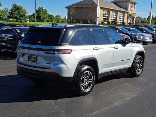 2022 Jeep Grand Cherokee 4xe Trailhawk