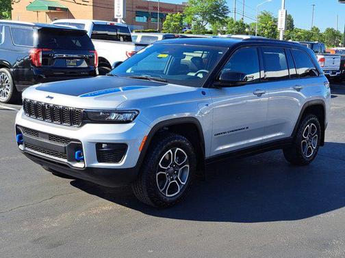 2022 Jeep Grand Cherokee 4xe Trailhawk