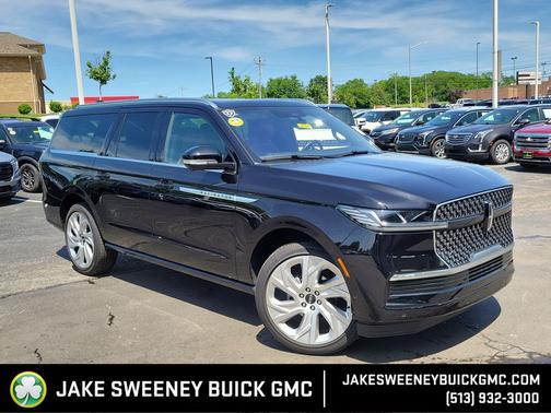 Infinite Black Metallic Clearcoat 2025 Lincoln Navigator Reserve