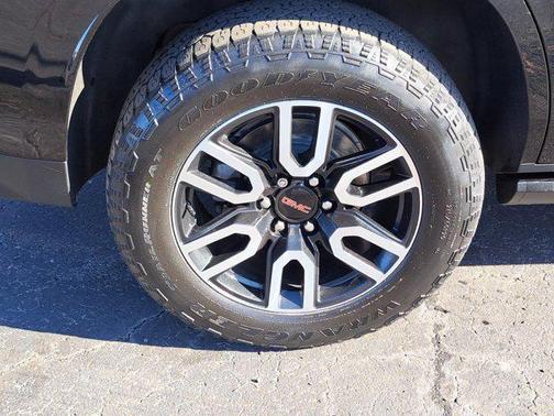 2023 GMC Yukon 4WD AT4