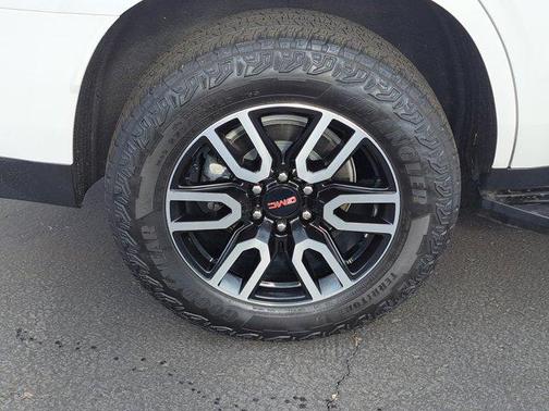 2024 GMC Yukon 4WD AT4