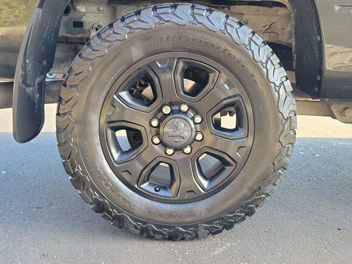 2017 RAM 2500 Big Horn Mega Cab 4x4 6'4' Box