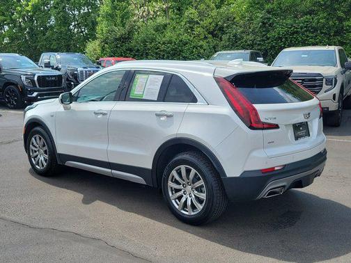 Crystal White Tricoat 2022 Cadillac XT4 Premium Luxury