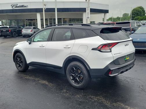 Glacier White Pearl/Ebony Black Roof 2025 Kia Sportage S