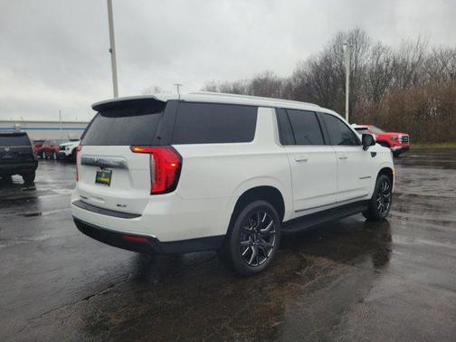 2024 GMC Yukon XL SLT
