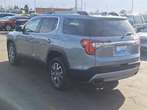 2023 GMC Acadia SLT