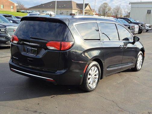 2018 Chrysler Pacifica Touring-L Plus