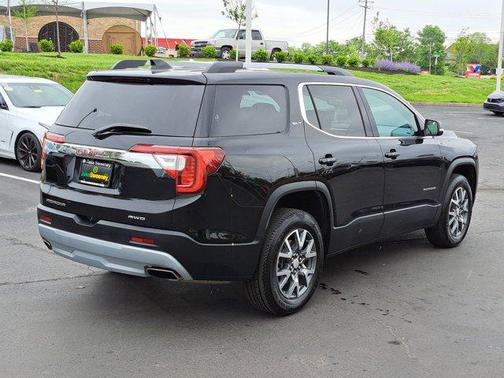 2023 GMC Acadia AWD SLT