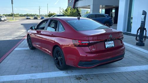 Kings Red Metallic 2026 Volkswagen Jetta 1.4T SE
