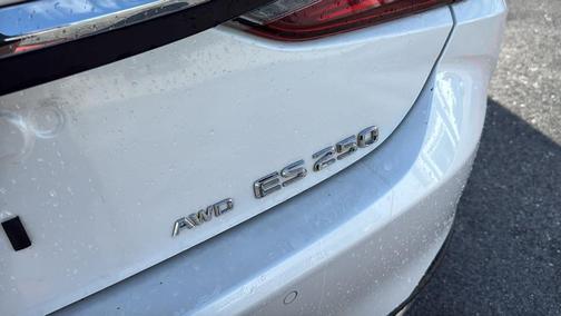 2024 Lexus ES 250 Base