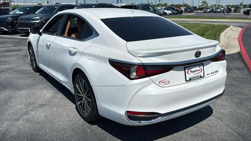 Eminent White Pearl 2024 Lexus ES 250 Base