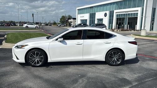 2024 Lexus ES 250 Base