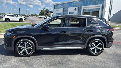 2025 Volkswagen Tiguan 2.0T SE