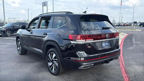 2025 Volkswagen Atlas 2.0T SE w/Technology 4MOTION